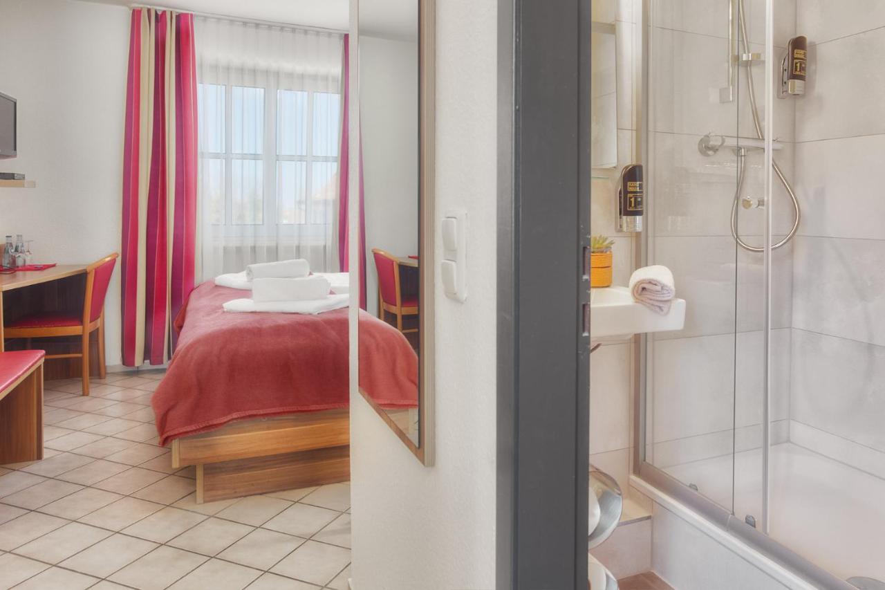 Hotel Mira Mare Хайлигенхафен Экстерьер фото